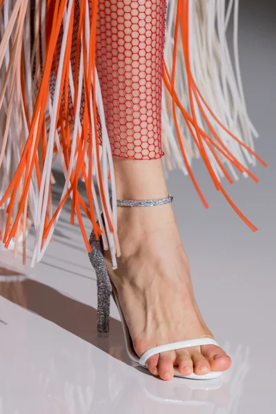 Look 60